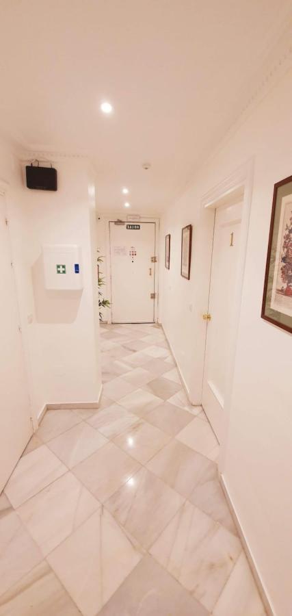 Fan Rooms Duquesa Malaga Exterior photo