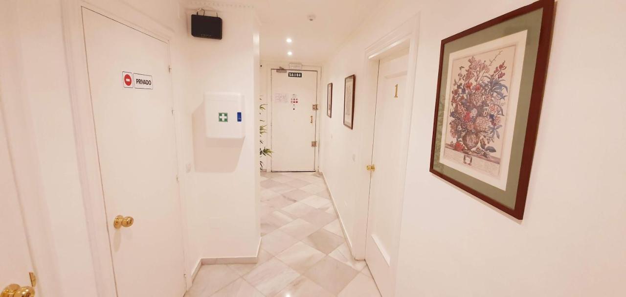 Fan Rooms Duquesa Malaga Exterior photo